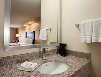 Hotel Super 8 Rahway Newark