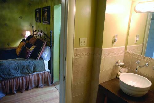 Downtown Historic Bed & Breakfast