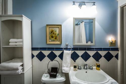 Downtown Historic Bed & Breakfast