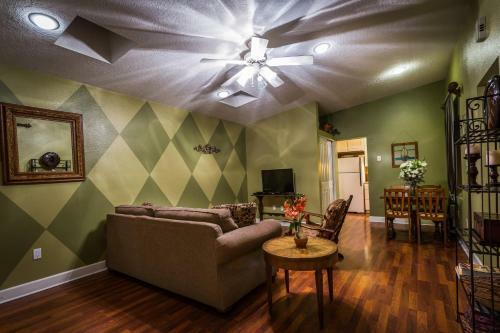 Downtown Historic Bed & Breakfast