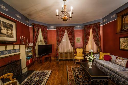 Downtown Historic Bed & Breakfast
