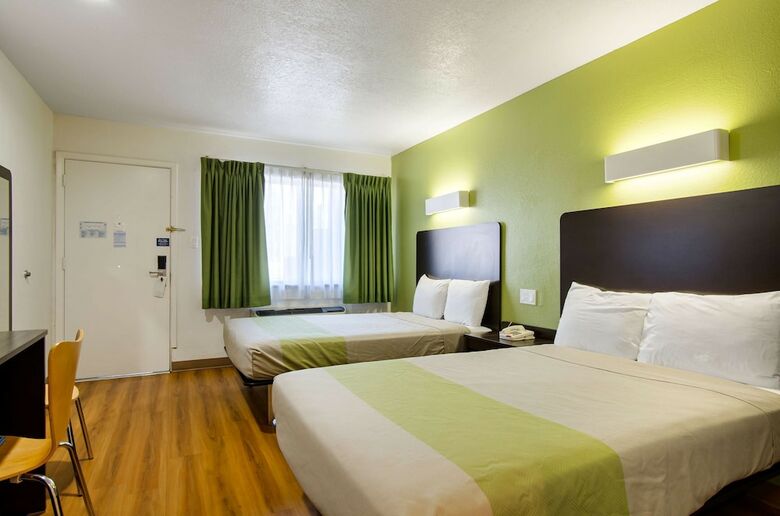 Motel 6 Santa Fe Plaza - Downtown