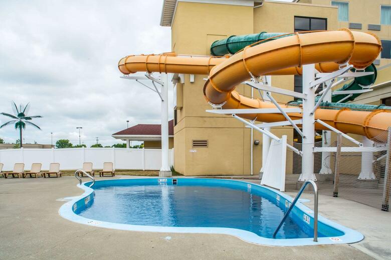 Clarion Hotel Palm Island Indoor Waterpark