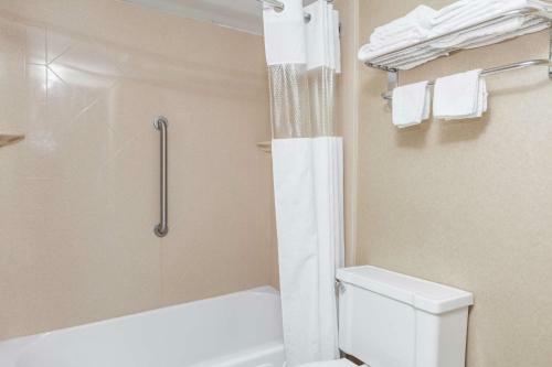 Hotel Howard Johnson Inn - Albany