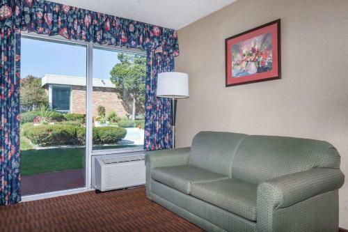 Hotel Howard Johnson Inn - Albany
