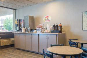 Hotel Super 8 Liverpool/ Syracuse Area