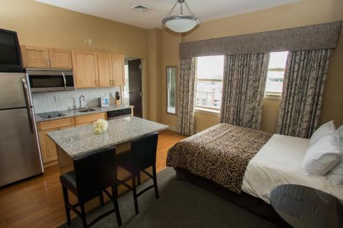 Posada The Parker Inn And Suites