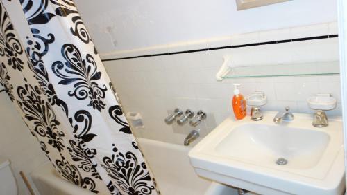 Studio Apartment - East 31st Street #30
