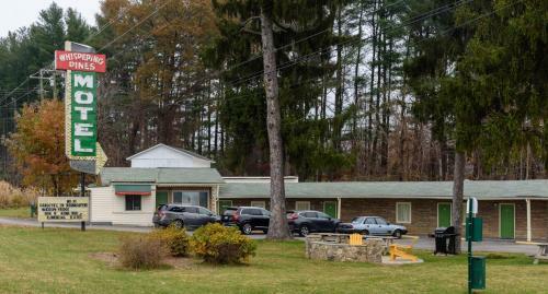 Whispering Pines Motel - Asheville