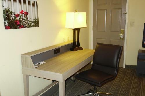 Hotel Country Suites - Burlington