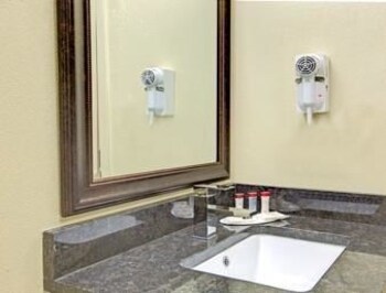 Ramada Hotel Charlotte Airport & Conference Center