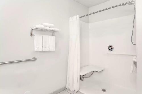 Hotel Days Inn By Wyndham Greensboro Nc