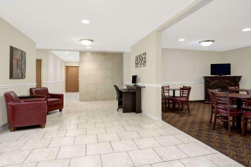 Hotel Days Inn By Wyndham Greensboro Nc