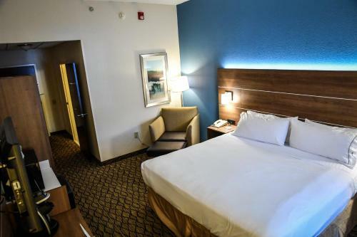 Holiday Inn Express Hotel & Suites - Concord