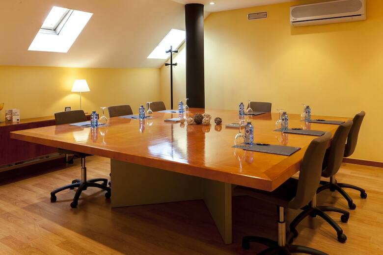 AC Hotel Le�n San Antonio By Marriott