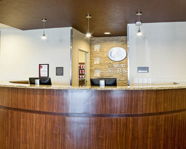 Hotel Comfort Suites Minot