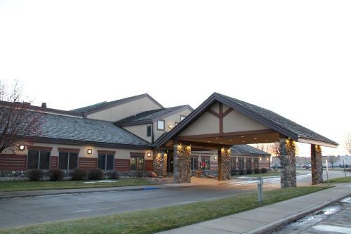 Hotel C'mon Inn Grand Forks