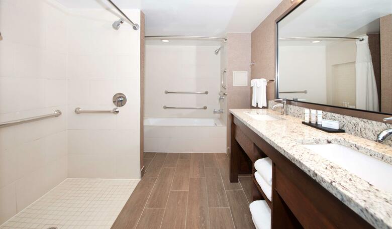Hotel Embassy Suites By Hilton Cincinnati Northeast - Blue Ash