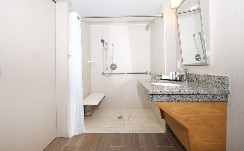 Hotel Embassy Suites By Hilton Cincinnati Northeast - Blue Ash