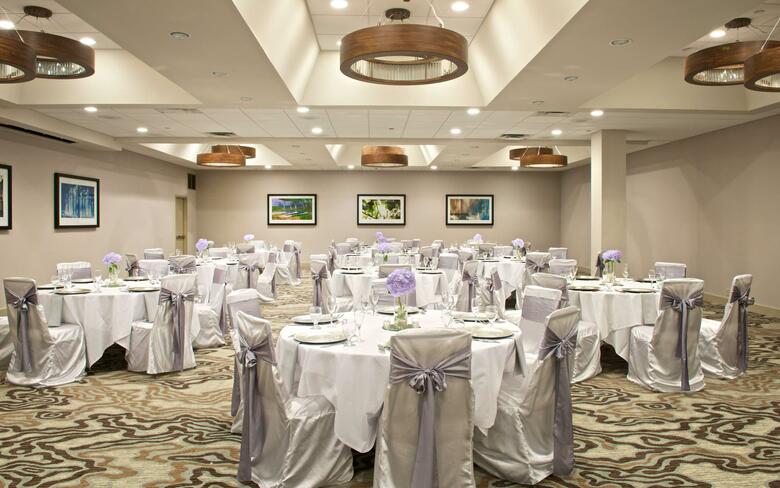 Hotel Embassy Suites By Hilton Cincinnati Northeast - Blue Ash