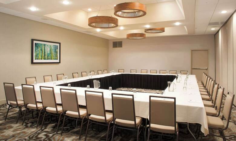 Hotel Embassy Suites By Hilton Cincinnati Northeast - Blue Ash