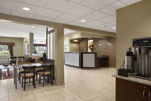 Hotel Microtel Inn And Suites Carrollton