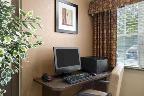 Hotel Microtel Inn And Suites Carrollton