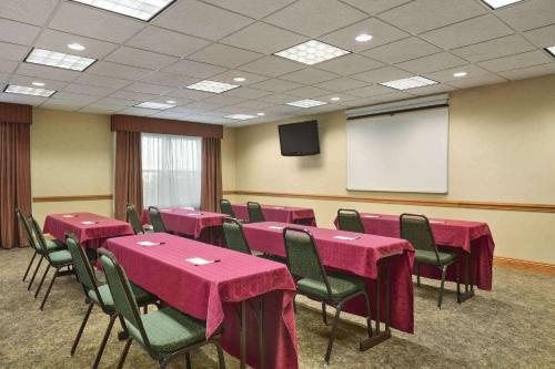 Hotel Country Inn & Suites - Elyria