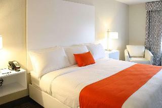 Hotel Schoenbrunn Inn & Suites