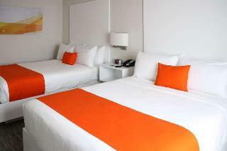 Hotel Schoenbrunn Inn & Suites