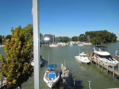 Motel Americas Best Value Inn Port Clinton