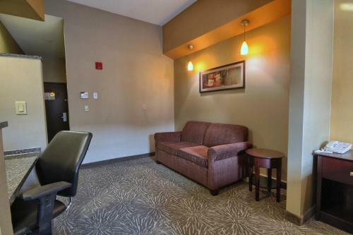 Hotel Comfort Suites Perrysburg