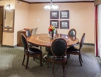 Ramada Toledo Hotel And Conference Center