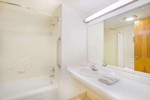 Hotel Baymont Inn & Suites Sandusky