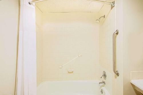 Hotel Baymont Inn & Suites Sandusky