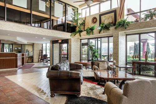 Clarion Hotel Broken Arrow