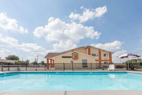 Hotel Super 8 By Wyndham Chickasha