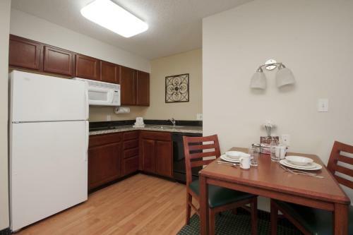 Hotel Residence Inn By Marriott Tulsa South