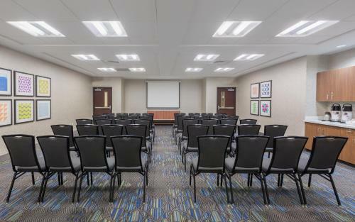 Holiday Inn Express Hotel & Suites Eugene Downtown - University