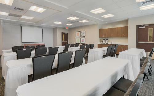 Holiday Inn Express Hotel & Suites Eugene Downtown - University