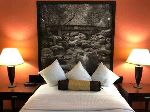 Hotel Super 8 By Wyndham Ontario