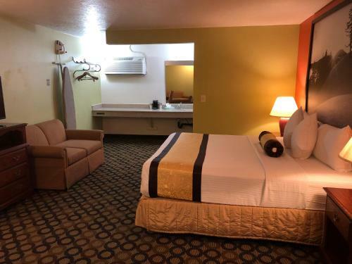 Hotel Super 8 By Wyndham Ontario