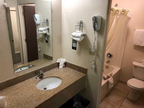 Hotel Super 8 By Wyndham Ontario