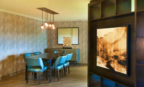 Hotel Embassy Suites By Hilton Portland Washington Square