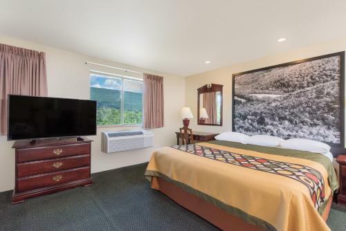 Hotel Super 8 By Wyndham Burnham/lewistown