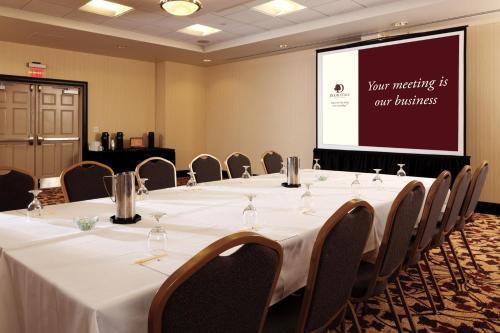 Hotel Doubletree By Hilton Pittsburgh Monroeville Convention Center