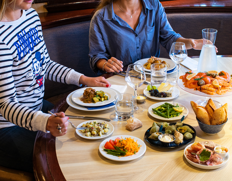 Hotel Disney's Newport Bay Club�