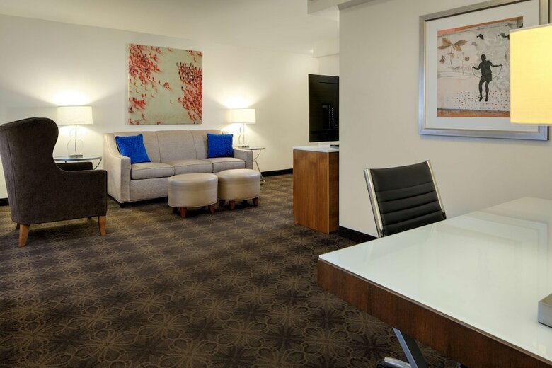 Doubletree By Hilton Hotel & Suites Pittsburgh Downtown