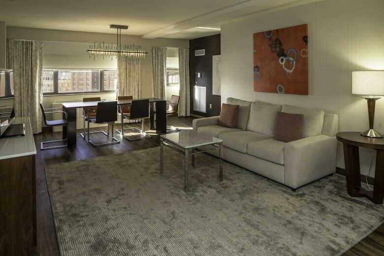Doubletree By Hilton Hotel & Suites Pittsburgh Downtown