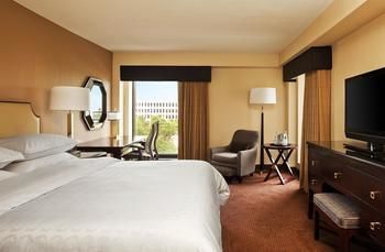 Sheraton Philadelphia Society Hill Hotel